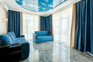 Гостиница Невский Дивноморское Семейный номер с видом на море-4