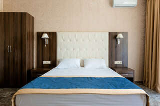 Гостиница Невский Дивноморское Семейный номер с видом на море-3