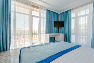 Гостиница Невский Дивноморское Двухместный номер с 1 кроватью и балконом, вид на море-3